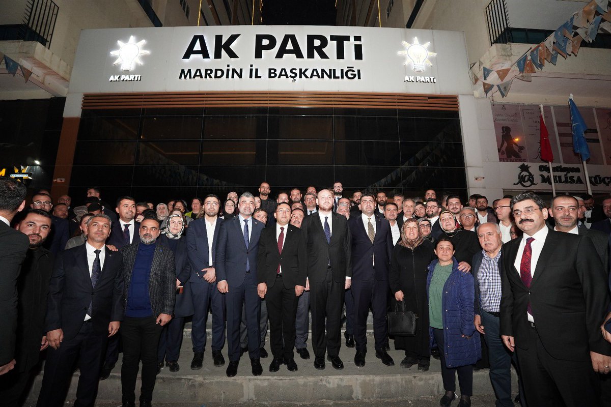 Genel Başkan Yardımcımız ve Teşkilat Başkanımız Sn. Ahmet Büyükgümüş, heyetimizle birlikte İl Başkanlığımızda teşkilat mensuplarımızla bir araya geldik.

Birlik, beraberlik ve dava bilinci içinde yürüttüğümüz çalışmalarımızı değerlendirdiğimiz bu buluşmanın hayırlara vesile