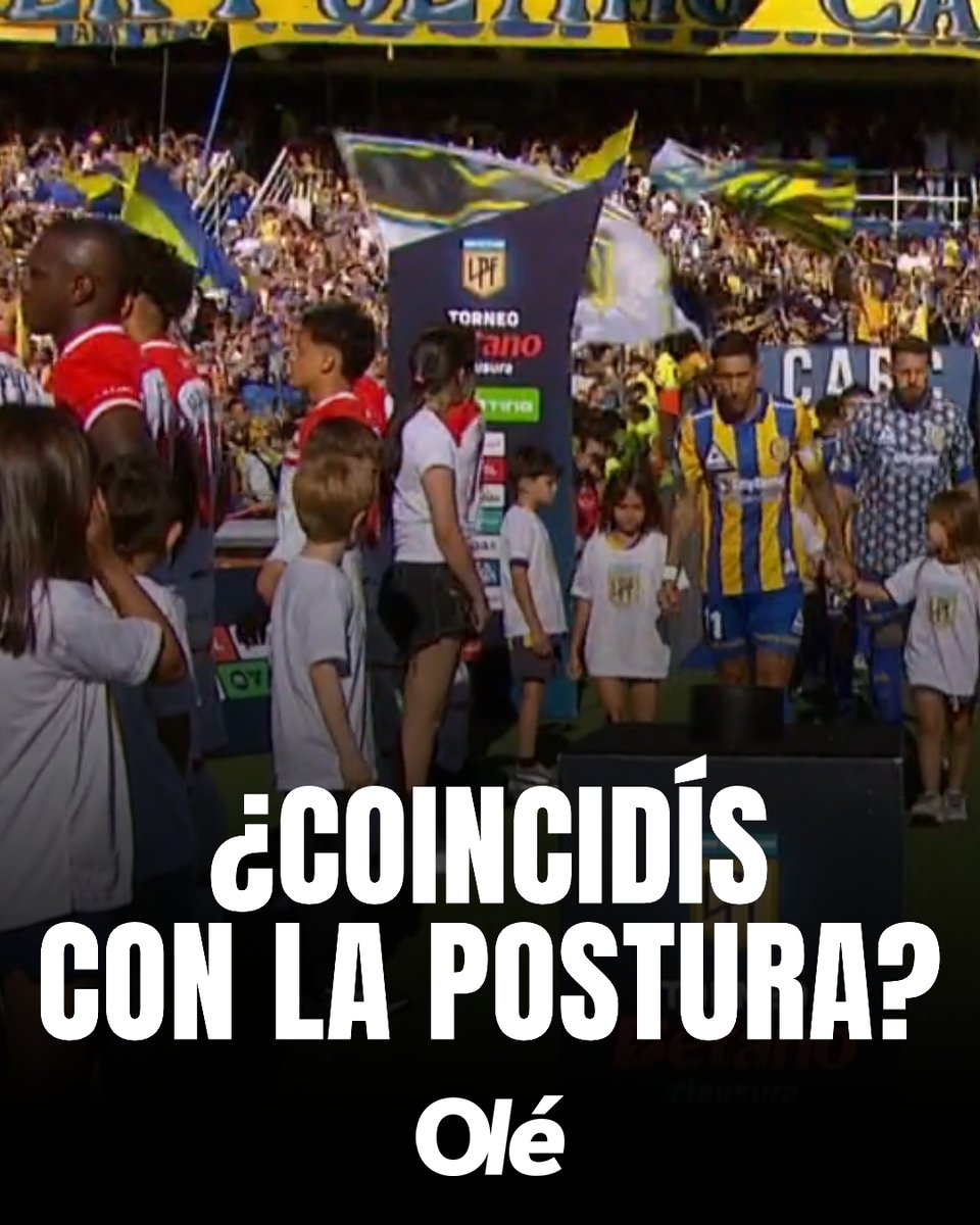 DiarioOle's tweet image. ¿OPINIÓN DE LA POSTURA DE ESTUDIANTES? 💭❓

AFA había dictaminado que el Pincha debía hacerle un pasillo a Rosario Central en reconocimiento al título de Liga 2025.

Los jugadores de Estudiantes de La Plata lo hicieron, pero de espaldas.