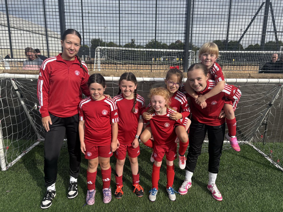 AcciesWFCAcad's tweet image. 🇦🇹𝗣𝗹𝗮𝘆𝗲𝗿 𝗥𝗲𝗰𝗼𝗴𝗻𝗶𝘁𝗶𝗼𝗻 𝗡𝗶𝗴𝗵𝘁 𝟮𝟬𝟮𝟱

A huge thank you to all our players, coaches, &amp;amp; parents for your incredible commitment &amp;amp; effort throughout the season. Your hard work, passion &amp;amp; support make our club what it is.

We are proud of everyone! Thank you!❤️⚽