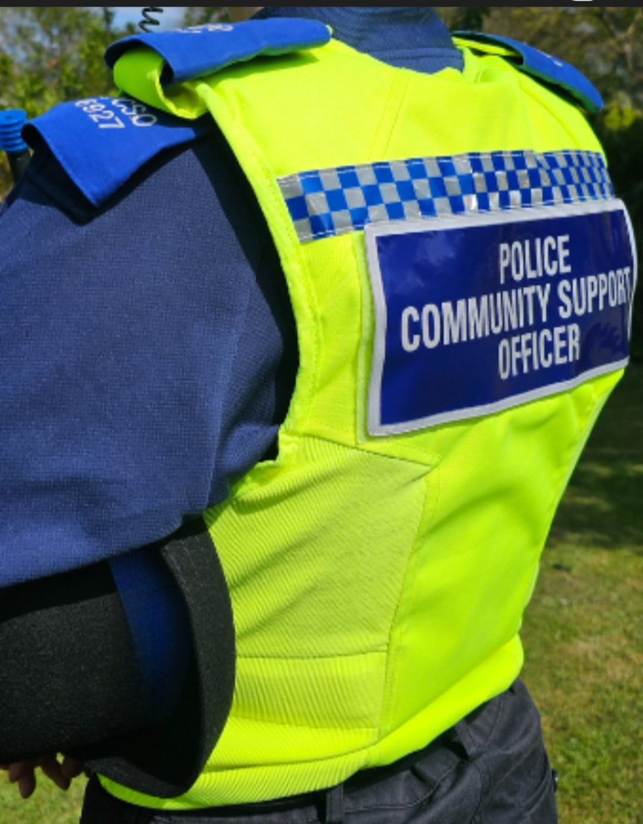 This evening, our PCSOs spotted a male acting suspiciously outside a shop that had been the target of recent shoplifting.
A foot chase occurred, and the male was caught and detained by our PCSOs.
Turned out he was Wanted for a previous theft.
Male arrested by our police officers.