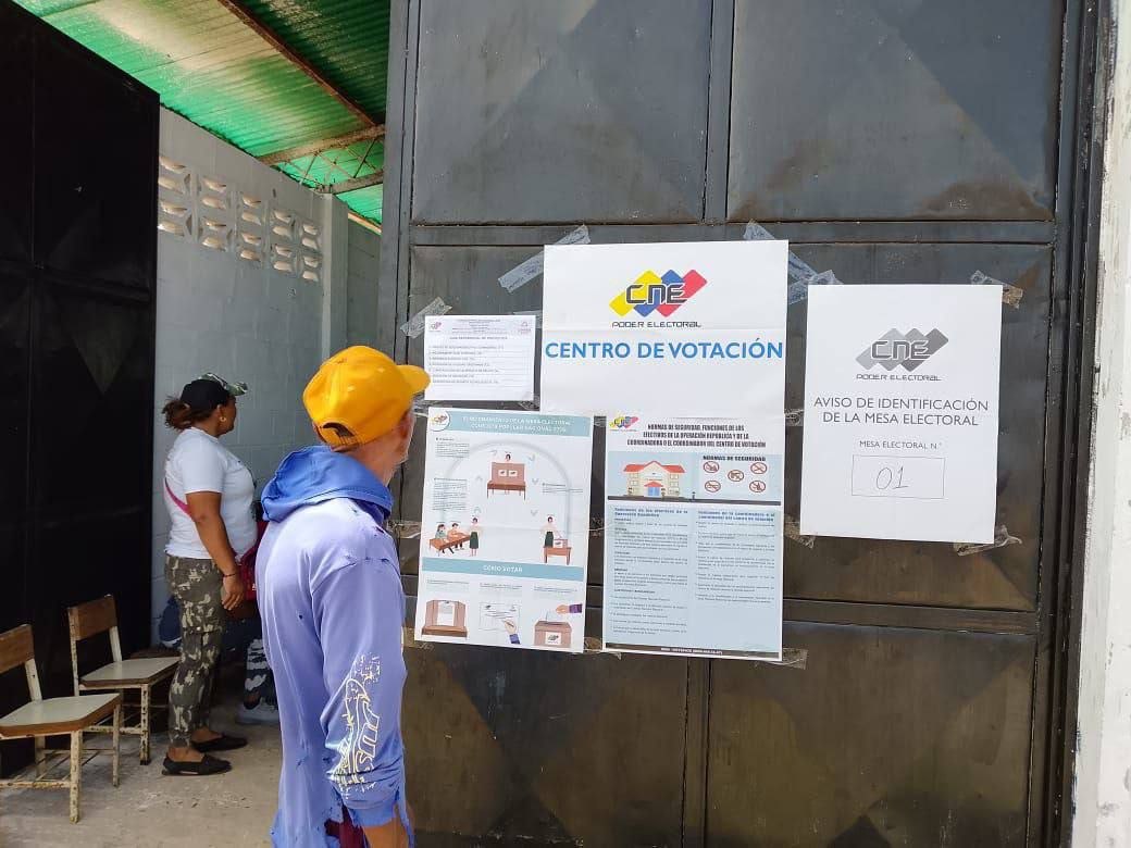 💚 Apure participa

Las comunidades apureñas ya están ejerciendo su derecho a decidir en la Cuarta Consulta Popular Nacional 🗳️

Cada voto es un paso hacia la construcción de proyectos que fortalecen y transforman los territorios💪🏽

¡Apure demuestra que cuando el pueblo se une,