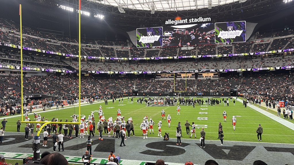 No Edgar street on a Tuesday night but it will do . 🏈🏈🏈🏈🏈