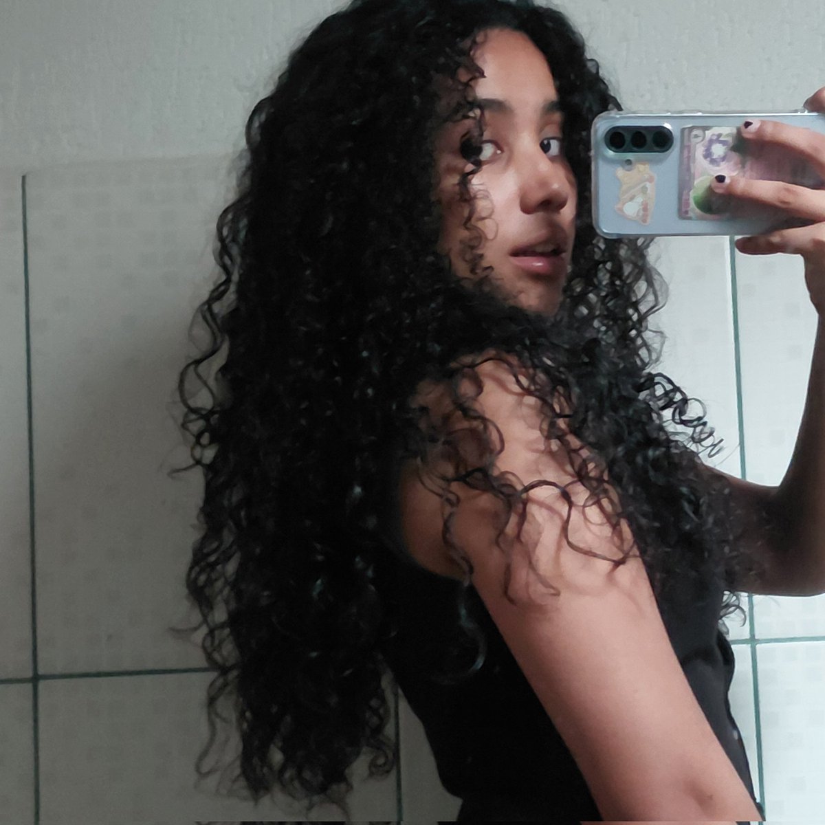 lobotomeow_'s tweet image. fiz uma finalização diferente no meu cabelo