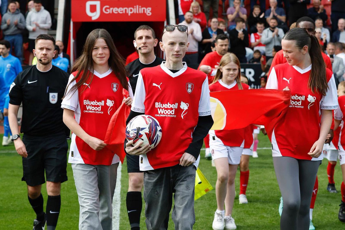 ForeverRUFC's tweet image. Some heartbreaking news this evening, as we sadly say goodnight to Owen Jenkinson. 

Your fight and courage will never be forgotten mate, a true inspiration. 

We send all of our love to his family and close ones.

Rest Easy, Owen. Forever #TeamJenko. ❤️

#RUFC | #ForeverRUFC