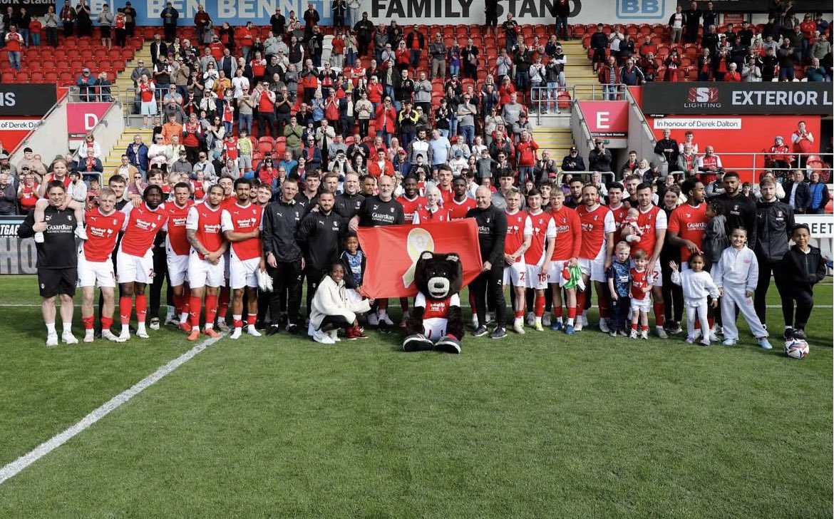 ForeverRUFC's tweet image. Some heartbreaking news this evening, as we sadly say goodnight to Owen Jenkinson. 

Your fight and courage will never be forgotten mate, a true inspiration. 

We send all of our love to his family and close ones.

Rest Easy, Owen. Forever #TeamJenko. ❤️

#RUFC | #ForeverRUFC