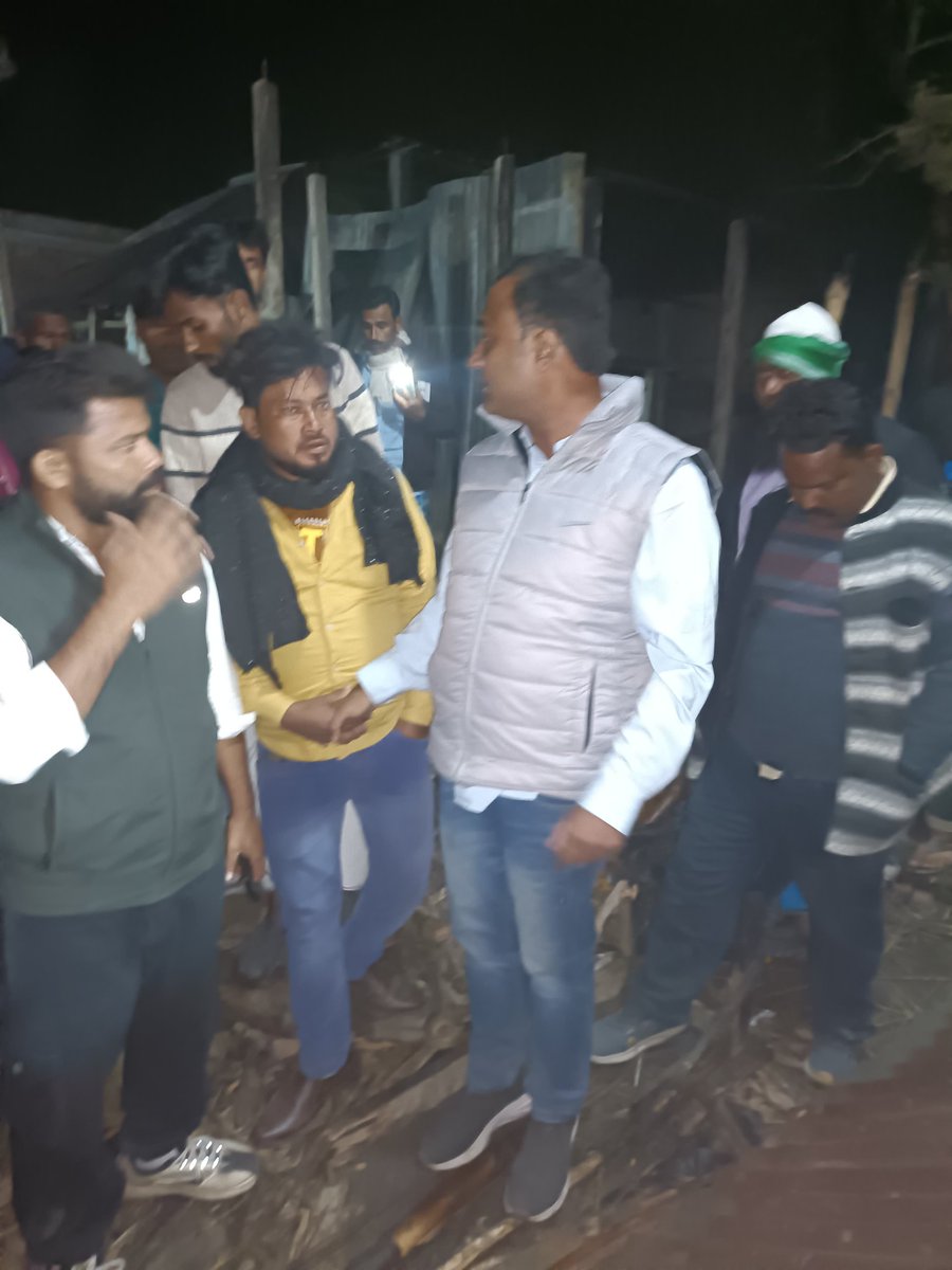 I request  <a href="/DM_Katihar/">जिला प्रशासन, कटिहार</a> <a href="/officecmbihar/">CMO Bihar</a>  to provide adequate financial compensation to the victim's family who lost everything in fire in Jabatpur  Balrampur Barsoi Assembly. <a href="/asadowaisi/">Asaduddin Owaisi</a> <a href="/Bihar_se_hai/">Bihar_se_hai</a> <a href="/BiharDMD/">Disaster Management Dept., Govt of Bihar</a> <a href="/News18Bihar/">News18 Bihar</a> <a href="/WithLoveBihar/">With Love Bihar</a>