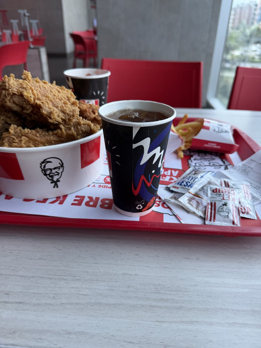 Retomando la actividad favorita, con el único que por ahora no se gana el hombre no es gente😅 comer 🤤