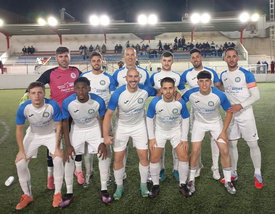 Importante victoria de la A.D Lopera en el campo del U.D Guarromán (0-2). Los goles loperanos fueron marcados por Matías y Carrillo.