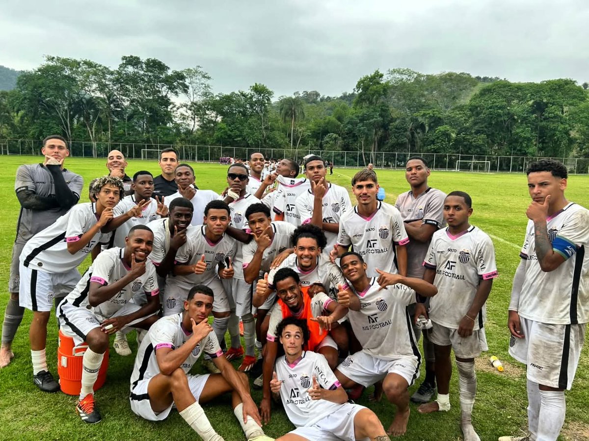 saocristovaofr's tweet image. FINALISTAS 🔥

Nossos crias do Sub-20 venceram por 1x0 a equipe do Audax, com direito a defesa de pênalti do goleiro Pedro, e garantiram a classificação para a final da Copa Light.

Vamos por mais, meus crias! 🖤🤍

#avantetovao #fabricadefenomenos #baseforte