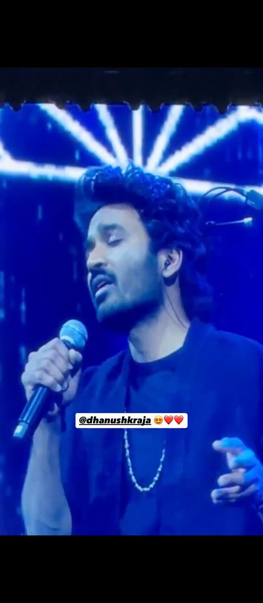 #AamirKhan &amp; #Dhanush at A.R.Rahman's Pune concert. 

@ARRahman Live in Pune, MCA Stadium