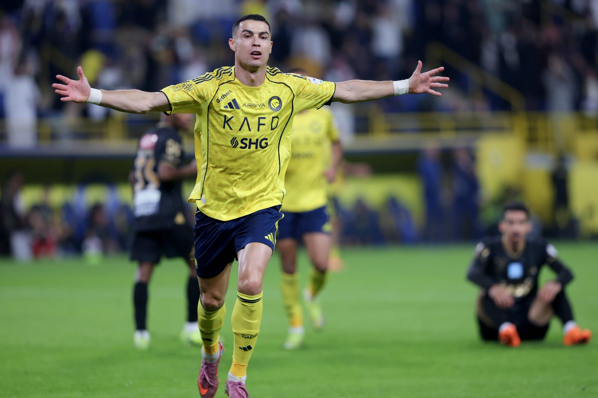 AlNassrFC's tweet image. صناعةٌ سعودية
هدفٌ في الدوري السعودي 
احتفالٌ بالعرضة السعودية

من تاريخيٍ مُحِبٍّ للسعودية 🇸🇦