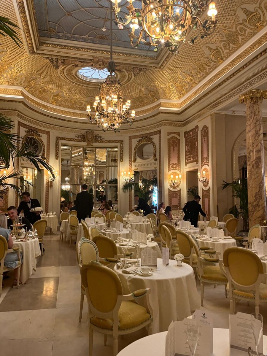 Grace42Grace's tweet photo. Enjoy a luxurious evening tea experience with a cup of tea.☕️ 👌🏿 https://t.co/B0rXl3xCTS