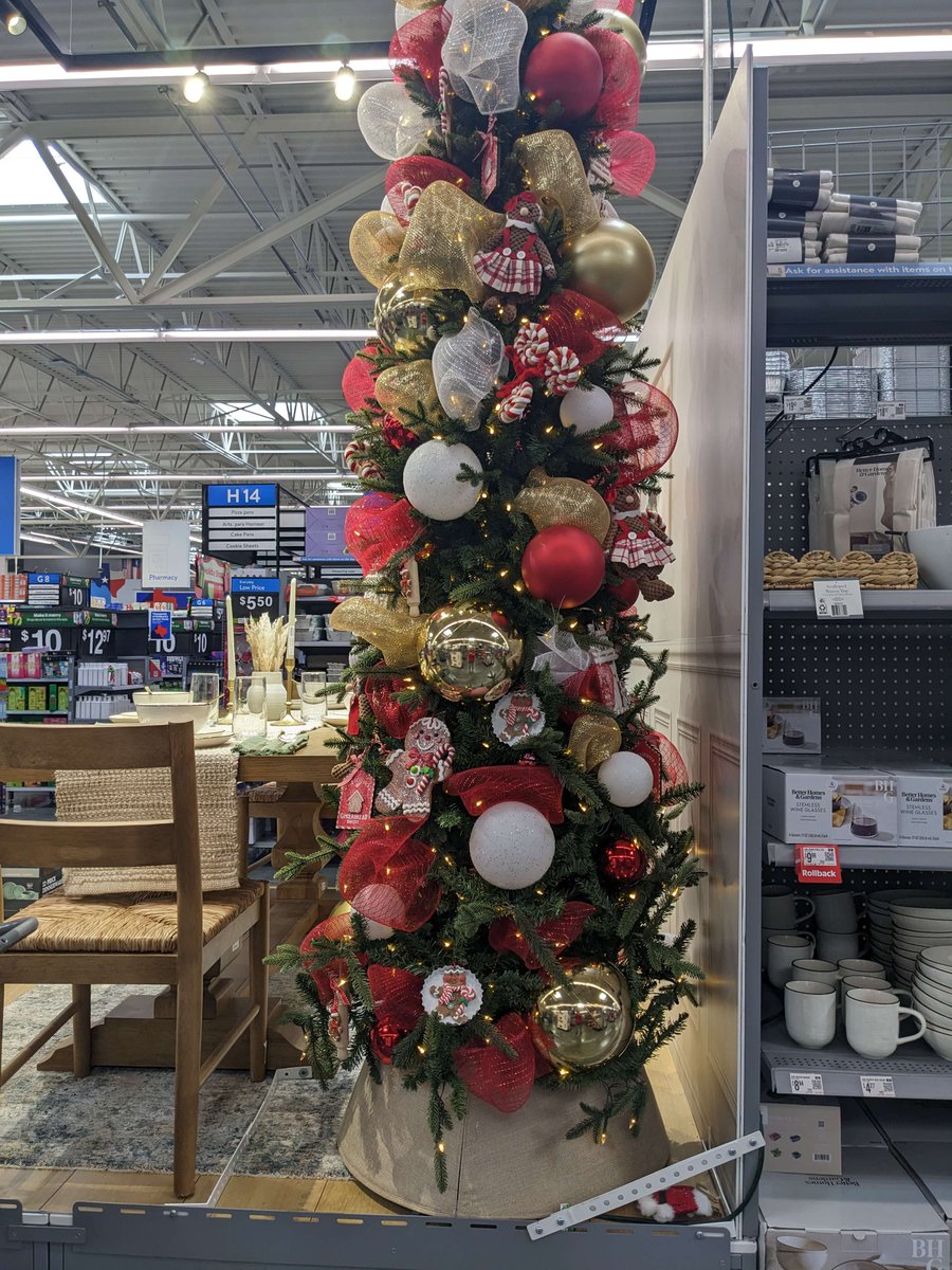 sometimes, i make myself laugh in public and people look at me like I'm the one crazy :p I went around the corner and said, "Looket the size of the balls on this guy!" I'm Hilarious!! :D :D