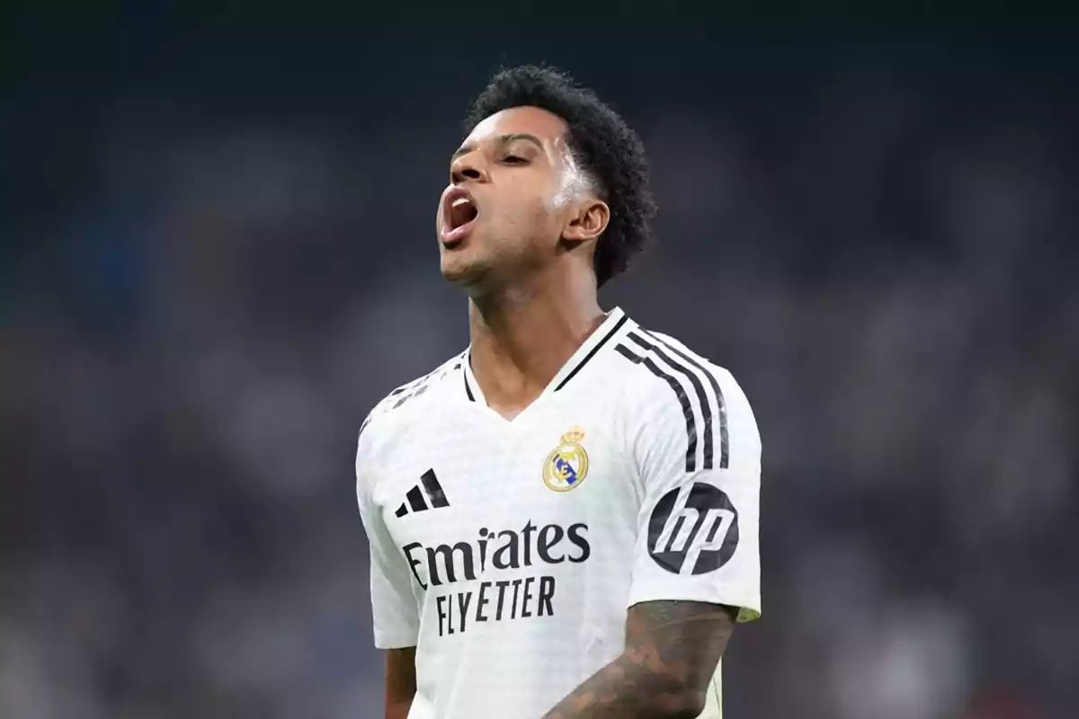 AlbertOrtegaES1's tweet image. Rodrygo Goes vs. Elche al descanso:

-0 goles
-0 asistencias
-0 disparos a puerta
-0 pases clave
-0 regates completados
-0 centros con acierto

Terrible.