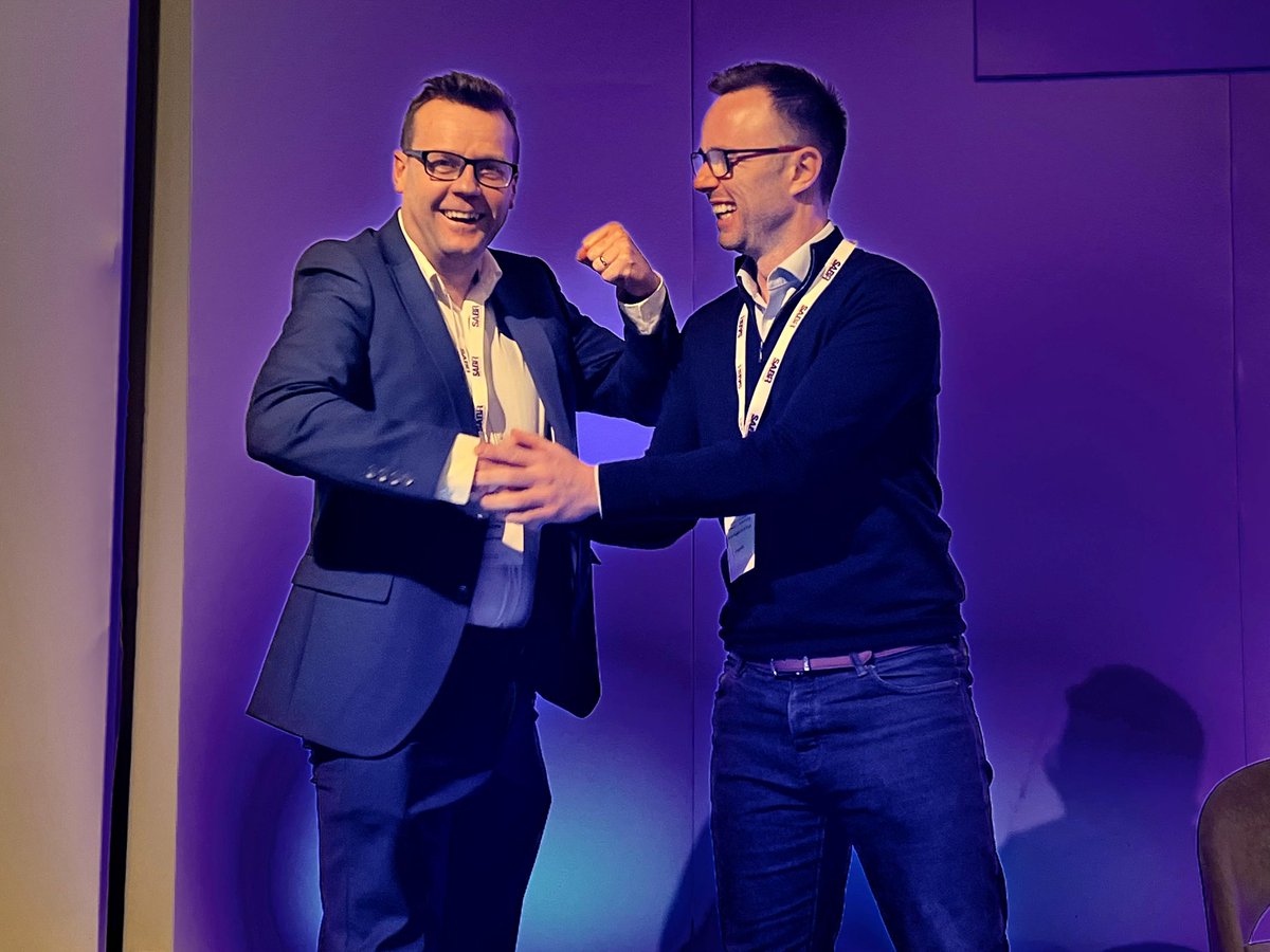 chris dean tweet media