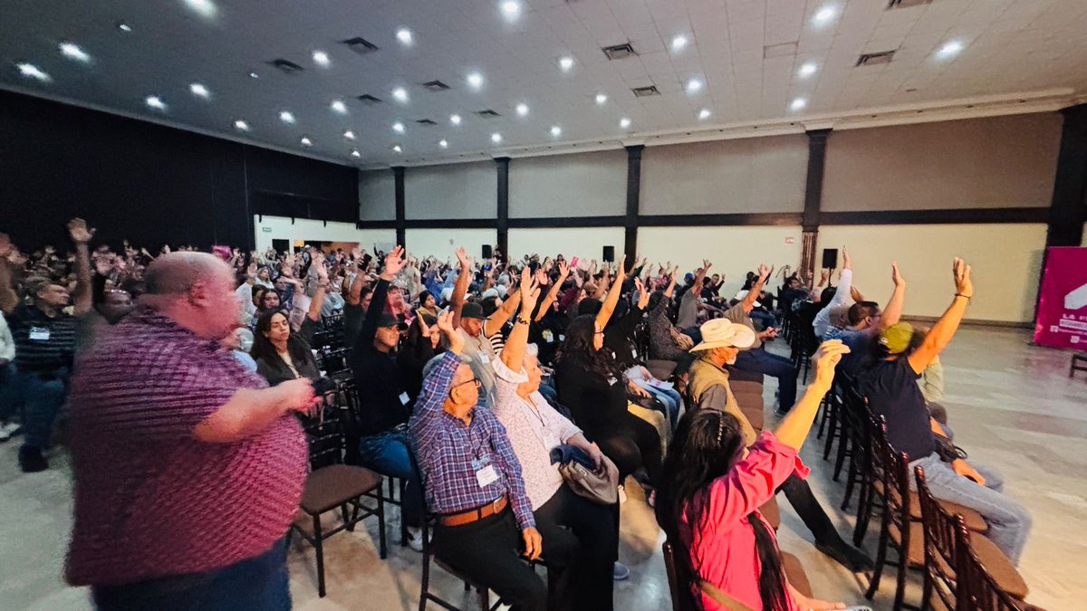 SomosMxMexico's tweet photo. ¡Con éxito concluyó la Asamblea N° 178 en Hermosillo! 🇲🇽
La participación y el esfuerzo colectivo reafirman que nuestra fuerza política ciudadana avanza con paso firme en todo el país.✅
¡Gracias a quienes lo hicieron posible! 
#SomosMx #LaFuerzaQueNosUne #RumboALas200 https://t.co/UUvlxNpvuz