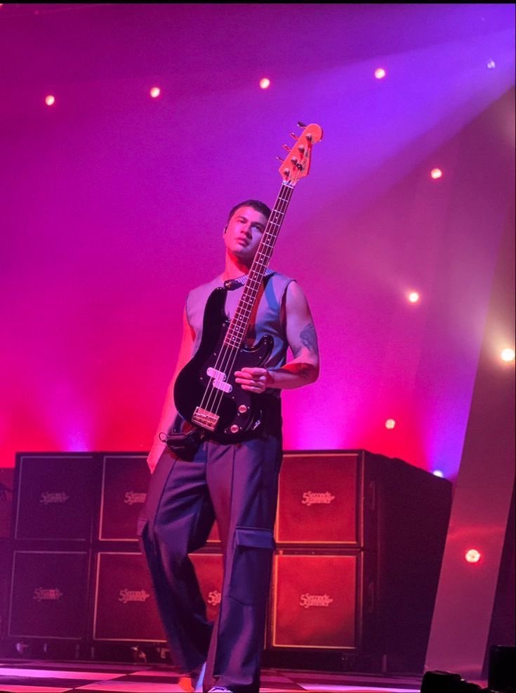 ctharchivs's tweet image. superstar