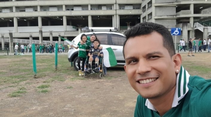 Me permites hacer historia y dejar un legado de amor sincero e incondicional, de muchas alegrías y otras tantas angustias pero con la firme convicción que todo va a mejorar.
No solo marcaste mi vida sino que me impulsas a querer que mis hijos sigan esos pasos <a href="/DeportivoCaliCP/">Deportivo Cali</a>