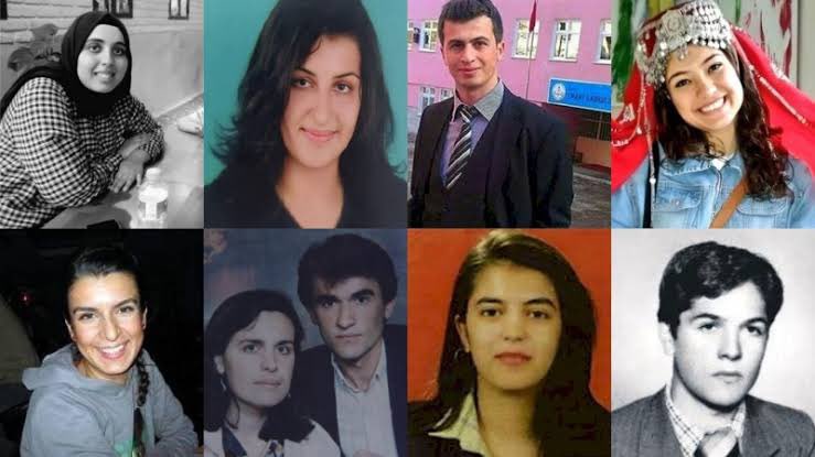 "Toplumun düşmanı cehalet, cehaletin düşmanı öğretmenlerdir."

Başta  şehit öğretmenlerimiz olmak üzere aydınlık nesiller yetiştirmek için geleceğe ışık tutan tüm öğretmenlerimizin, 24 Kasım Öğretmenler Günü kutlu olsun.