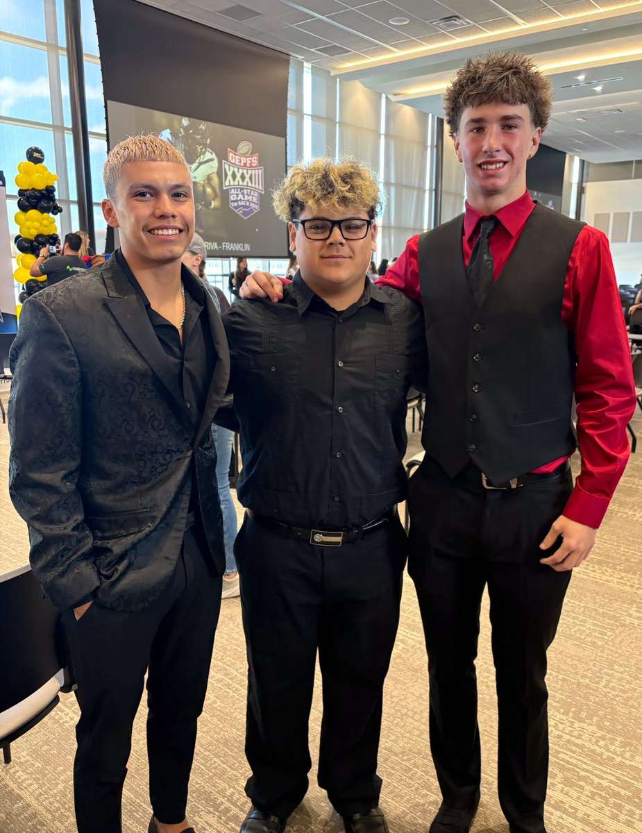 A time was had at today’s <a href="/915Showcase/">Greater EP Football Showcase</a>!! We are looking forward to cheering on the Red Storm🌪️ and the <a href="/Hanks_Football/">Hanks Football</a> players drafted to play in the game!! 

🏈Catch us on December 20th! 🏈