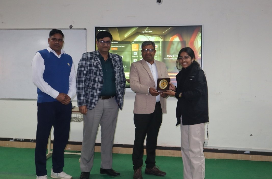 nikitasmcsnes's tweet image. Stepped out of my comfort zone today.
Spoke. Shared. Grew.
Progress &amp;gt; Perfection.

#machinelearningtutorial #SheBuilds #1sttalk