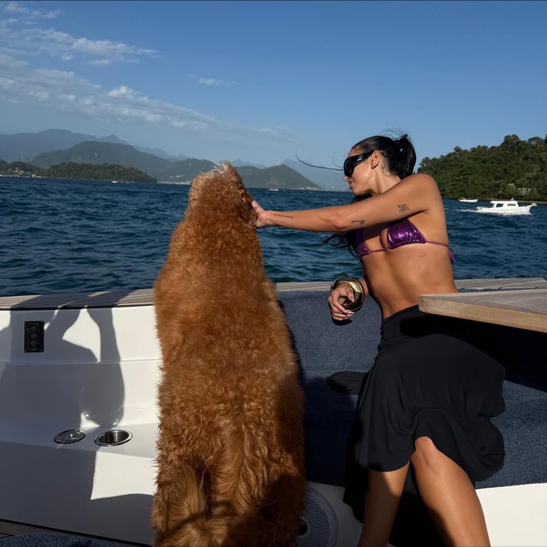 DUALIPA's tweet image. 🇧🇷💋JEITO CARIOCA💋🇧🇷