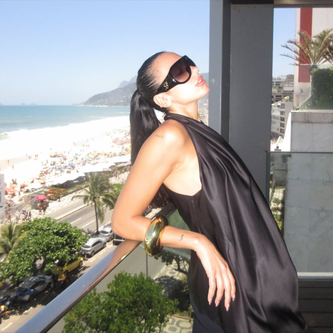 DUALIPA's tweet image. 🇧🇷💋JEITO CARIOCA💋🇧🇷