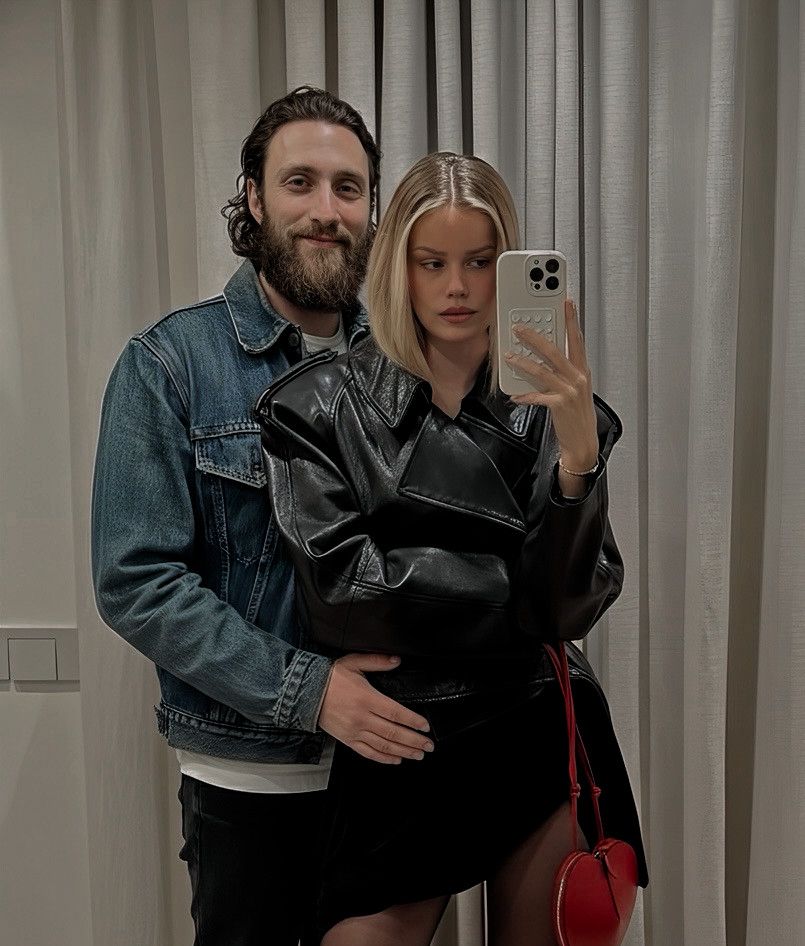 dramacvega's tweet image. ⠀⠀

⠀⠀⠀⠀⠀⠀⠀⠀✿ ›  @SPEEDNMIND
 
⠀⠀⠀⠀⠀⠀⠀⠀⠀𝗅𝗈𝗌    𝔭𝔞𝔡𝔯𝔢𝔰    𝖽𝖾 ⠀⠀⠀⠀⠀⠀⠀⠀⠀⠀
⠀⠀⠀⠀⠀⠀⠀⠀⠀𝖠𝗆𝖺𝖽𝖾𝗈   &amp;amp;   𝖥𝖾𝗋𝗆𝗂𝗇.
⠀⠀⠀⠀⠀⠀𝑢𝑛𝑎 𝑓𝑜𝑡𝑜 𝑑𝑒 ℎ𝑎𝑐𝑒 𝑡𝑖𝑒𝑚𝑝𝑜 𝑎𝑡𝑟𝑎́𝑠.
⠀⠀⠀⠀⠀⠀⠀⠀
⠀⠀⠀⠀⠀⠀⠀