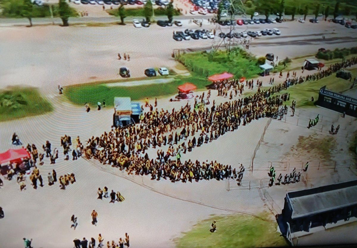 Hacé la cola como quieras.