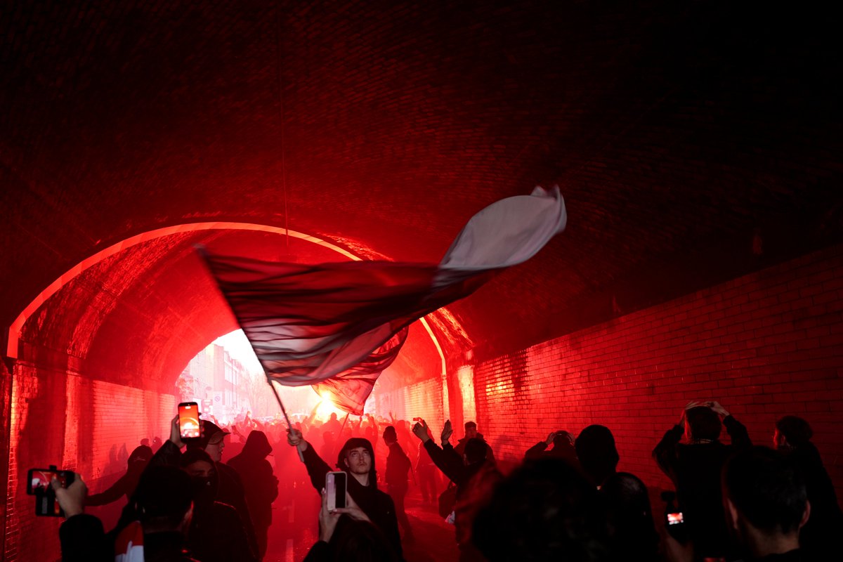 CBSSportsGolazo's tweet image. Arsenal fans made a big entrance to the NLD 😮‍💨