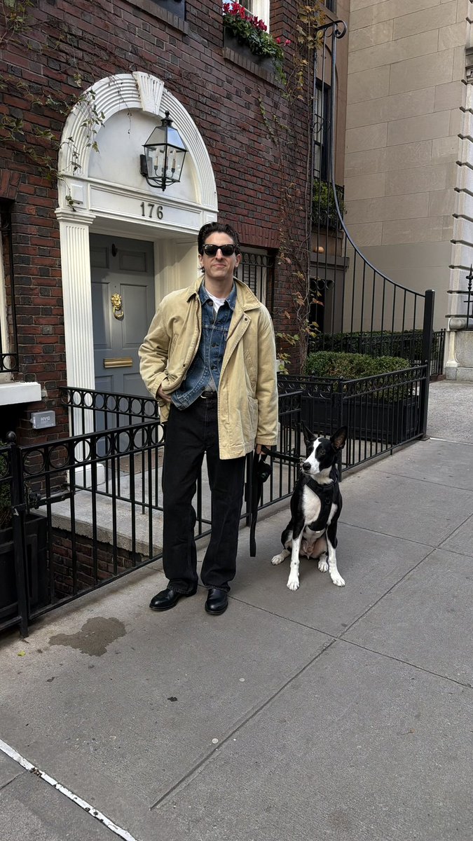 jakewoolf's tweet image. I’m obsessed with denim. 

I have more pairs of jeans than I’m comfortable counting. But today I put that obsessiveness to good use by launching the first annual JEANS AWARDS (aka “The Jeanies”)

Here’s the 17 best pairs of jeans across 17 illustrious categories 

Link in bio