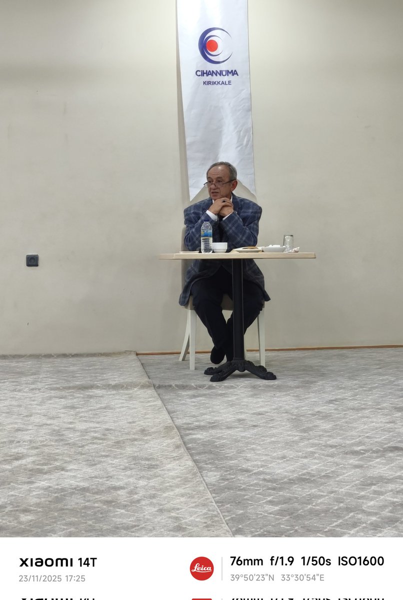 ISMAILSELM's tweet photo. Hocamızın sohbetinden istifade ettik ve kitabını imzalatmak güzel oldu @yalszuanlar vesile olanlardan Allâh razı olsun https://t.co/oRGJv7aMB8