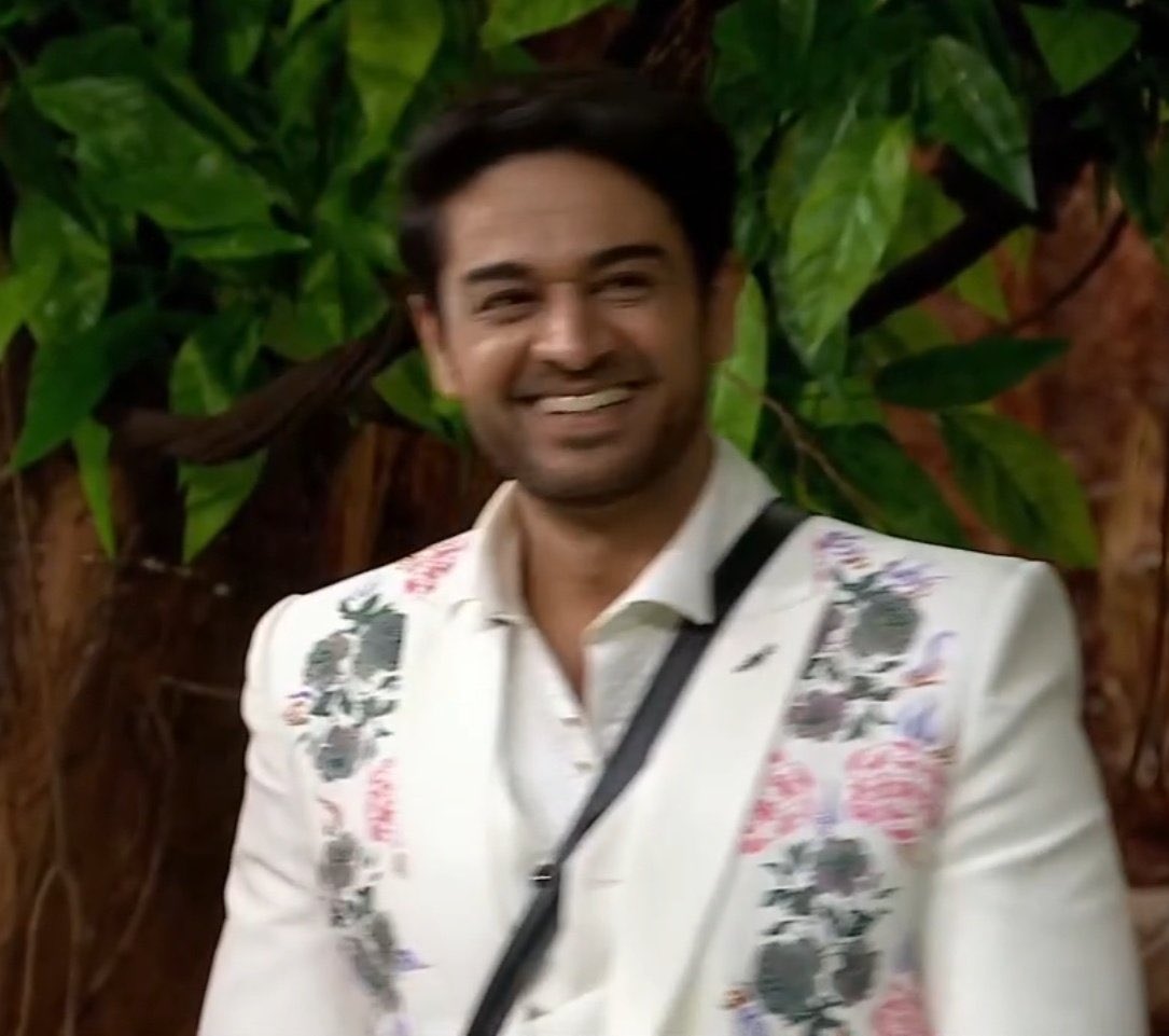 When Fatima and Vijay told GK
Gaurav we are huge fans of yours ❤️
The respect, the warmth, the love — he earned it with dignity 

#GauravKhanna . #BiggBoss19 . #BB19