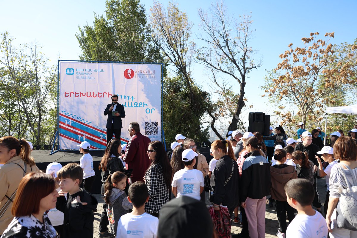 AznavourFound's tweet image. La Fondation Aznavour a de nouveau uni ses forces à celles de SOS Villages d’Enfants Arménie pour soutenir la Course caritative des enfants, devenue une tradition chaleureuse et attendue. L’événement a rassemblé enfants, parents, bénévoles et membres de la communauté pour une…