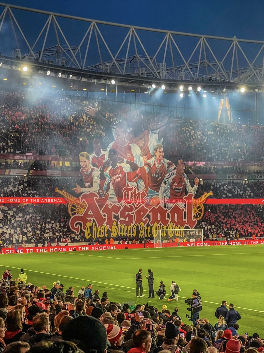 idextratime's tweet image. Sebuah Tifo yang dibentangkan suporter Arsenal pada laga Derby malam hari ini 😍

Mereka upgrade 👏
