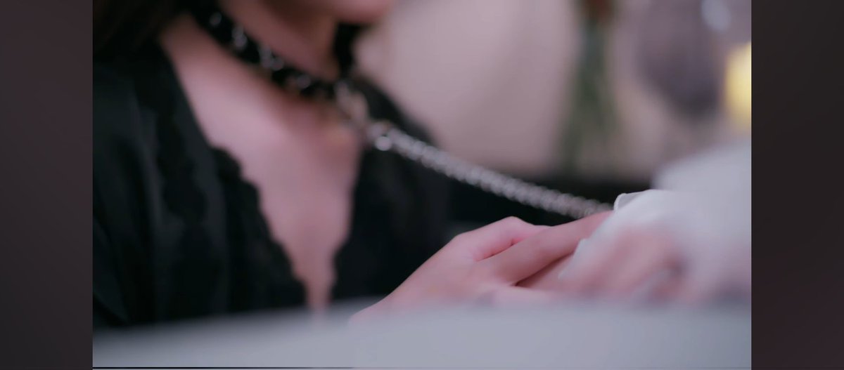 leynnn822's tweet image. INDEED QUEEN TONIGHT BECAME A HUNGRY WOLF EATING HER FAVORITE BUNNY😳🫣🫢

WELCOME TO OUR DAY TKNUR
#FinalEPคนโปรดของควีน
#คนโปรดของควีน #TKNur
#DangerousQueenTheSeries