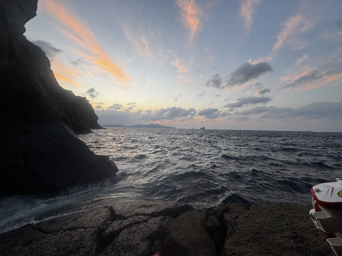 koretomo1083's tweet photo. まだ19度台。
型こまい。
#隠岐島 https://t.co/xJP4lmfwwf