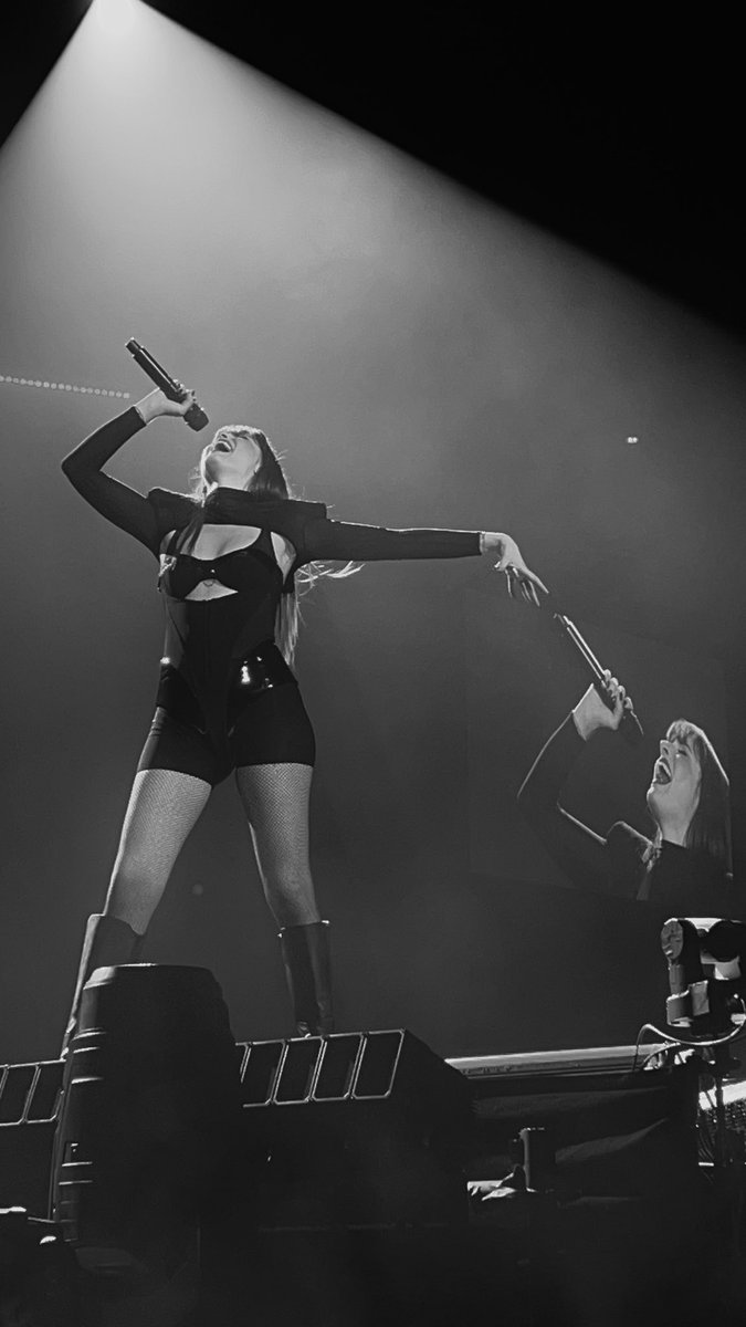 AndCosimo's tweet image. Devo ancora riprendermi 🔥#Annalisa