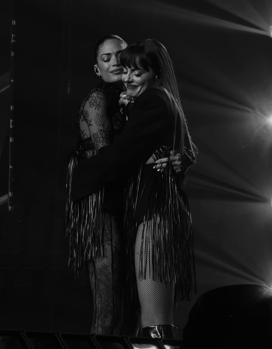 AndCosimo's tweet image. Devo ancora riprendermi 🔥#Annalisa