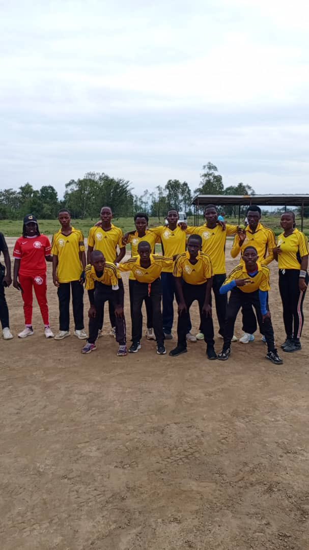 BCFChampionship's tweet photo. Friendly Warm-up Match | Nov 23:

Toss: Ruziba Star CC won the Toss, elected to bat first.

FT: @RuzibaStarCC 22/10 (19.4) - 23/4 (11.2) @KinamaStarCC.

Score: Kinama Star CC won by 6 wickets.

Match Time: 09h00 - 11h45.

#CricketYacu #BurundiCricket #Abatwip #Burundi https://t.co/jAIwbPnsci