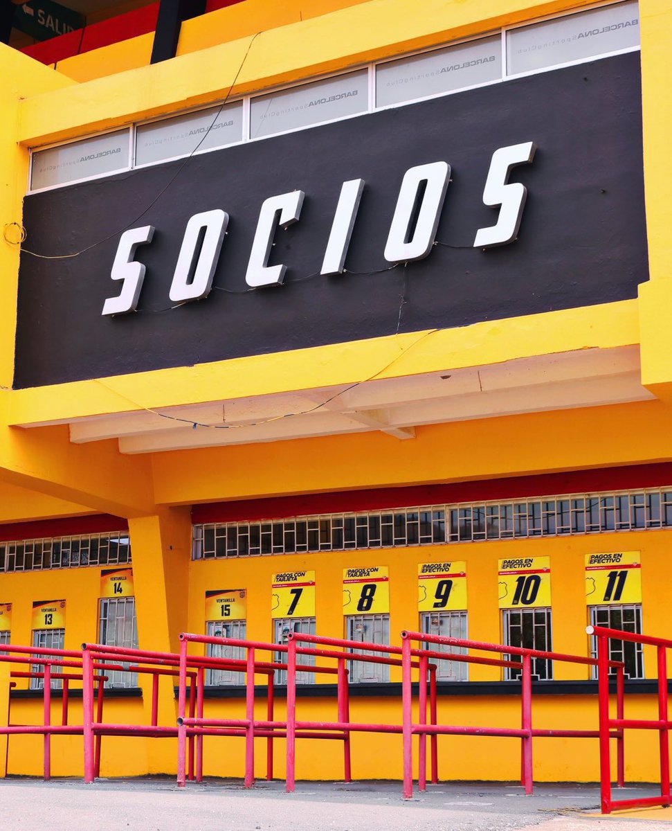🎟️ Recuerda que el único punto de venta físico y de atención de hoy para los <a href="/sociosbsc/">SOCIOS BSC</a> es en las ventanillas de socios, hasta las 15h30.

👨🏻‍💻 Genera tu pase en línea ➡️ sociosbsc.com.ec

#BSCvsLDUQ
#BarcelonaSomosTodos