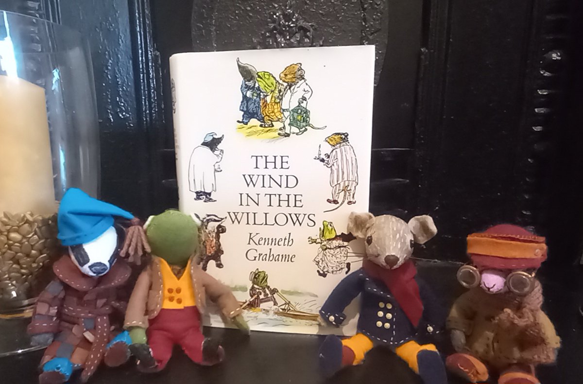 serialsemantic's tweet image. Toad, from The Wind in the Willows, completes the family.😀 
#handmade