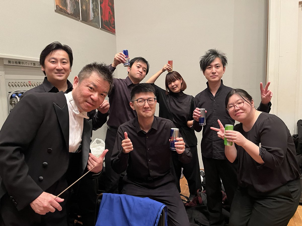 Tsuyoshi_Tabei's tweet photo. ザッツ管弦楽団23回定期終了❣️チェロトップの弓が崩壊したり私の指揮棒が最後の和音と共に生贄となって砕け散るなどアクシデントはありましたが、致命的なミスもなく素晴らしい演奏になりました❣️ https://t.co/Tdk3iurfgB