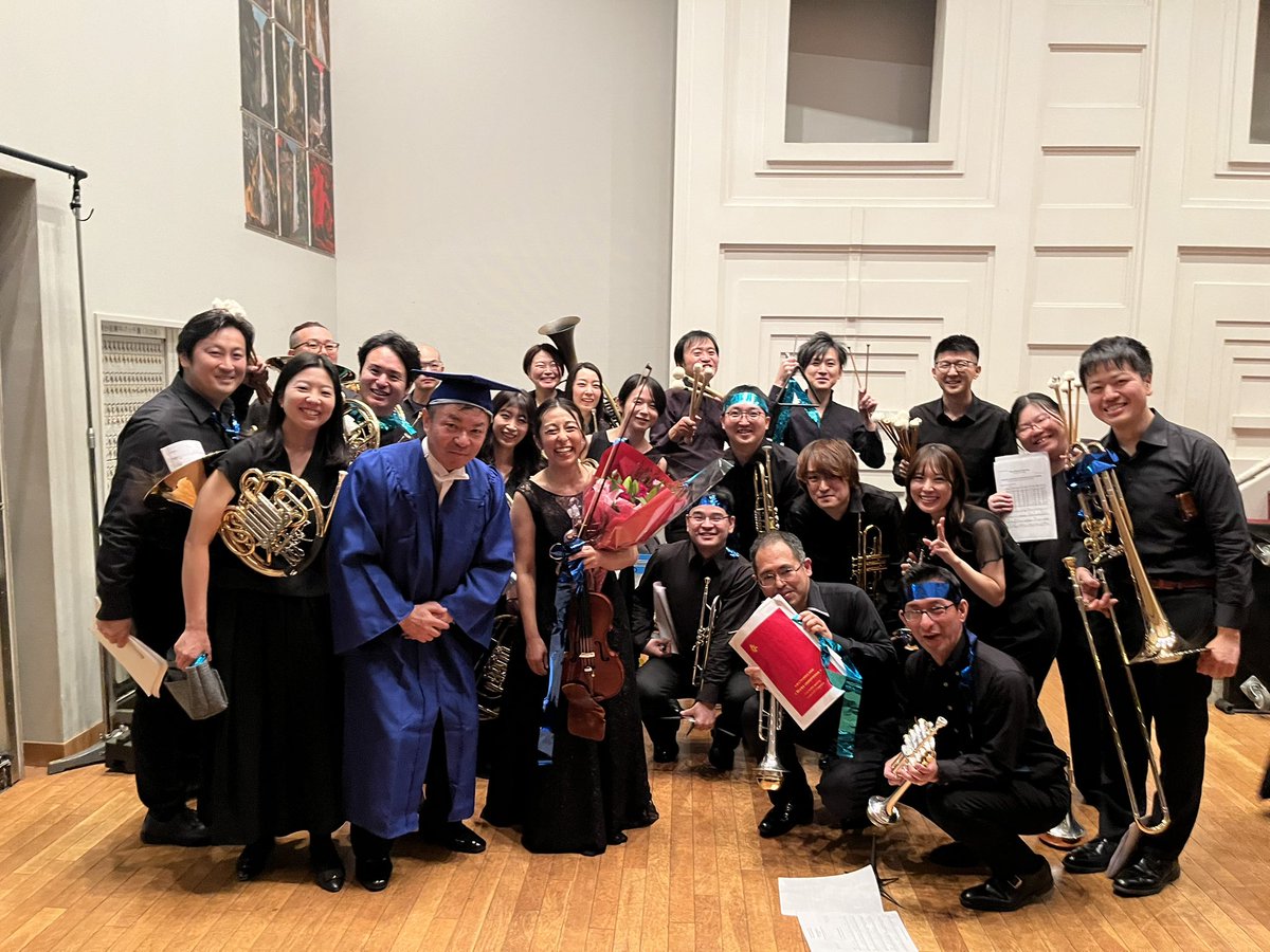 Tsuyoshi_Tabei's tweet photo. ザッツ管弦楽団23回定期終了❣️チェロトップの弓が崩壊したり私の指揮棒が最後の和音と共に生贄となって砕け散るなどアクシデントはありましたが、致命的なミスもなく素晴らしい演奏になりました❣️ https://t.co/Tdk3iurfgB