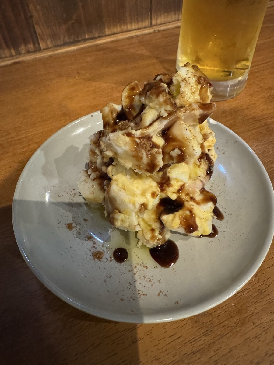 bk8120's tweet photo. 渋谷〜💕
ハラスとイクラの土鍋ご飯を、
オーナーによそってもらうとか、
（よそわせてる⁉️笑）、
贅沢な時間〜🤤💕
#道玄坂 
#渋谷 
#ONOGAMI 
土鍋ご飯　ポテサラバルサミコクリーム　キーマカレー春巻 https://t.co/YNDFnDKQ99