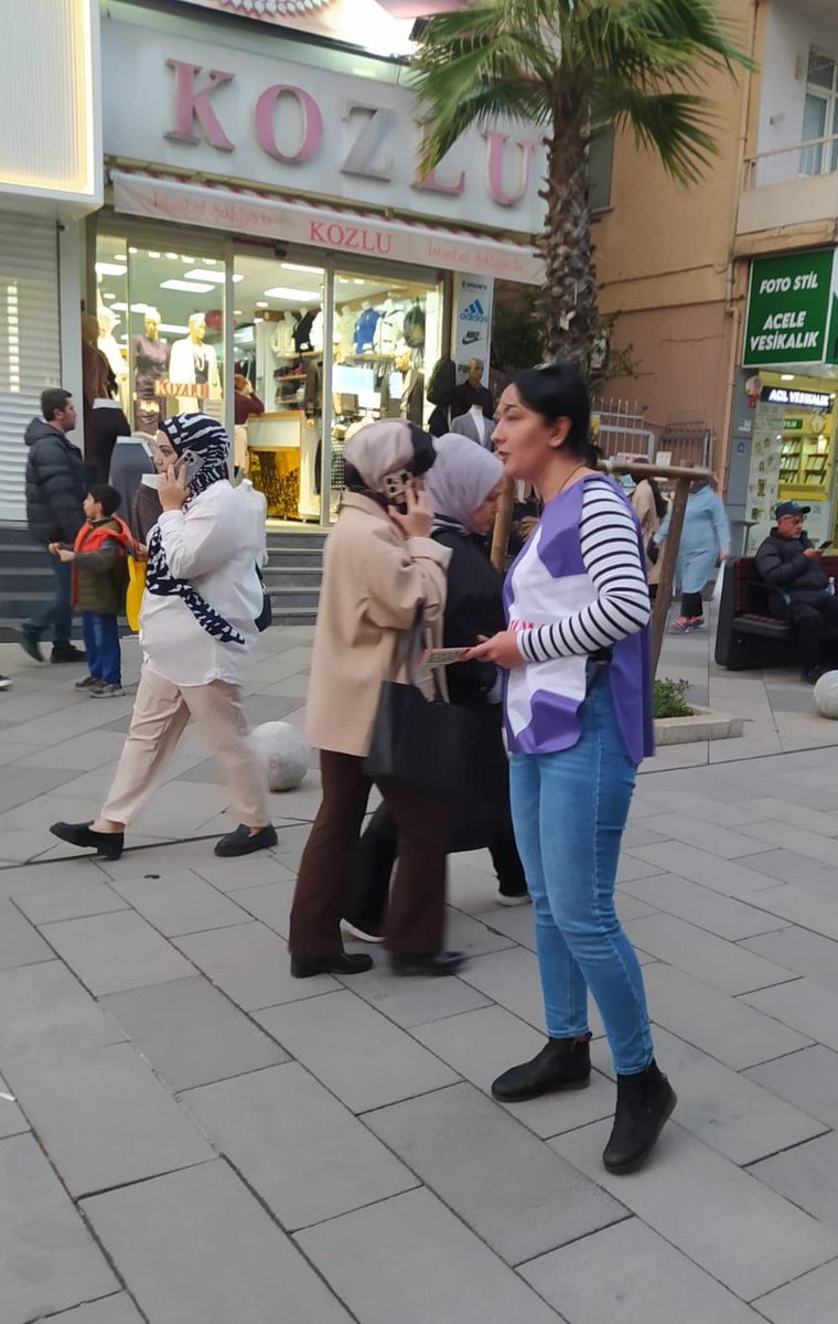 Sarıgazi'de emekçileri örgütlenmeye çağırıyoruz!

Barınamıyor, geçinemiyoruz!

Gençlerimiz uyuşturucu çetelerinin kuşatması altında.

Bu düzeni değiştirmek yalnız örgütlü bir mücadeleyle mümkün!

#YalnızOlmaÖrgütlüOl

Birlikte değiştirelim!