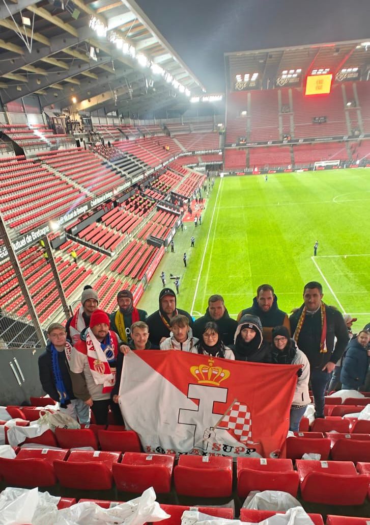 CSMonaco's tweet image. Dirigeants et joueurs de l&apos;@AS_Monaco, respectez vos supporters qui traversent tous les weekends la France pour vous encourager qu&apos;il vente ou qu&apos;il pleuve. Respectez les ! Ayez la même envie qu&apos;ils ont en tribune sur le terrain ! #SRFCASM #DagheMunegu #Partouttoujours