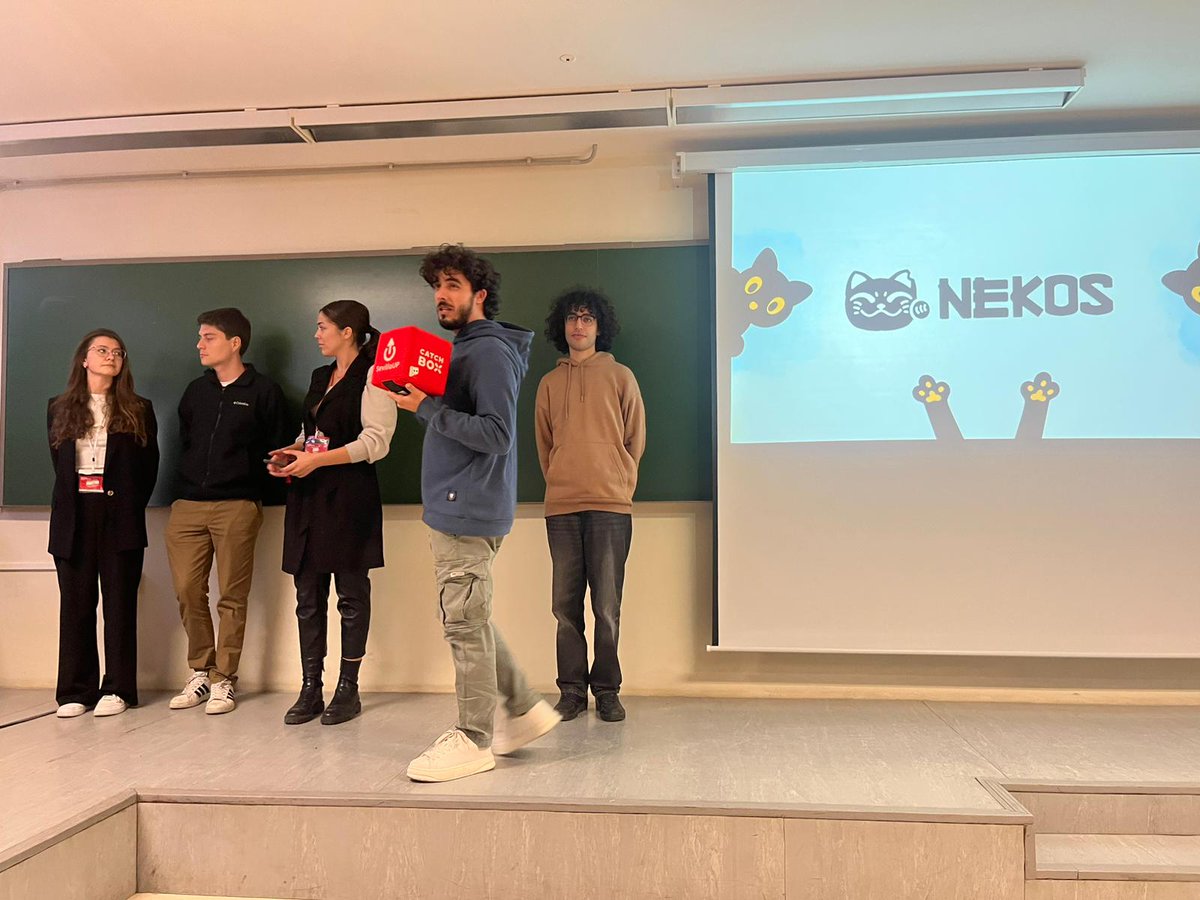 Startup Weekend SVQ tweet media