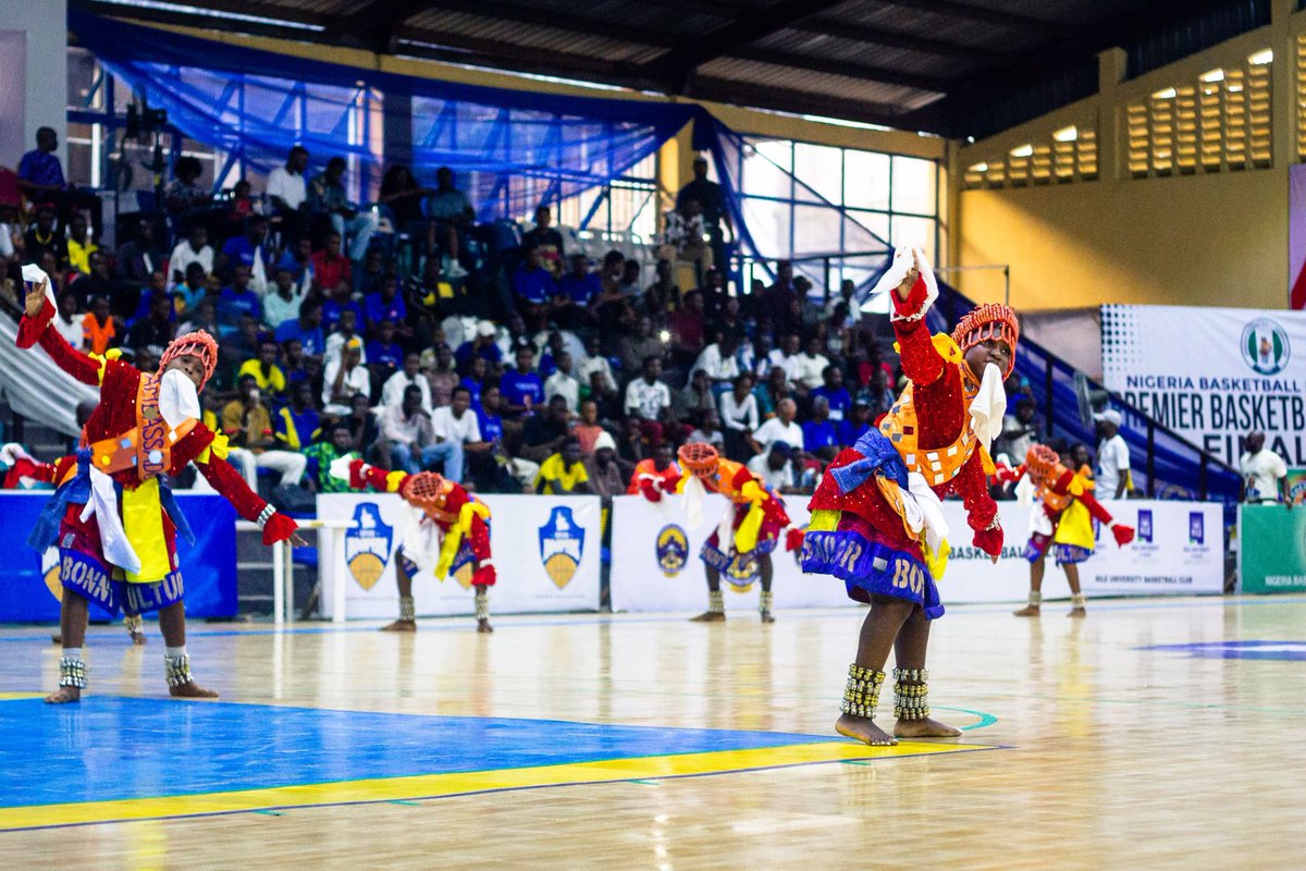 YTENITY's tweet photo. What's a #Final4 without performance from cultural troupe?
The beauty of Africa tradition in rich display.
#TheCrowning
#NPBLFinal4 https://t.co/Yf10TKlZ5o