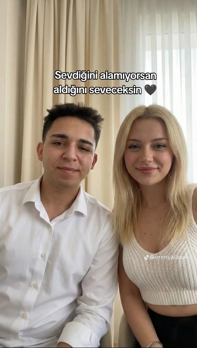 GDomaldo's tweet photo. oğlum bu nasıl şanstır awk eleman attan inip ferrariye biniyo https://t.co/3SmmHQoy50